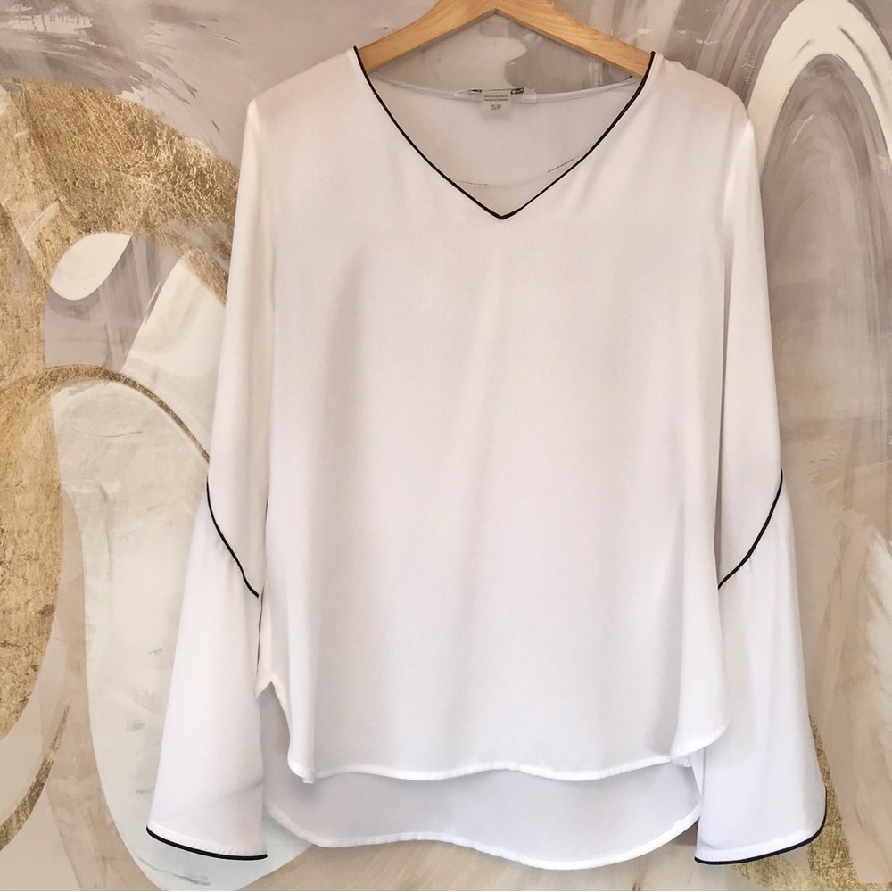 BIANCA NYGARD | White Flowy Blouse w/ Black Piping and Long Bell Sleeves Size S